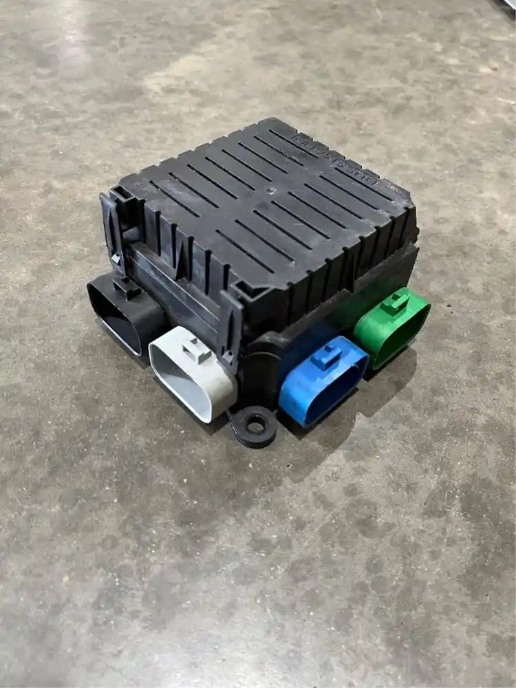 Freightliner 122SD 06-41905-000 Fuse Box / Power Distribution Panel