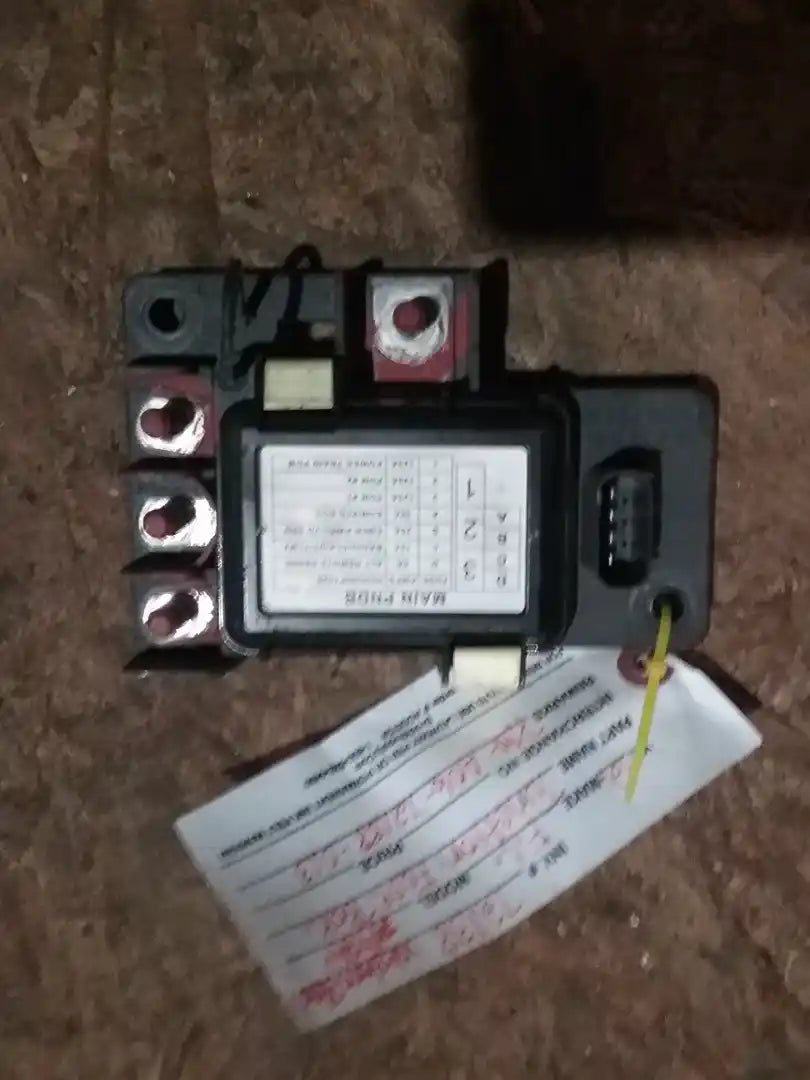 Freightliner A06-72138-013 fuse box / power distribution module from 2012 Freightliner M-2, used