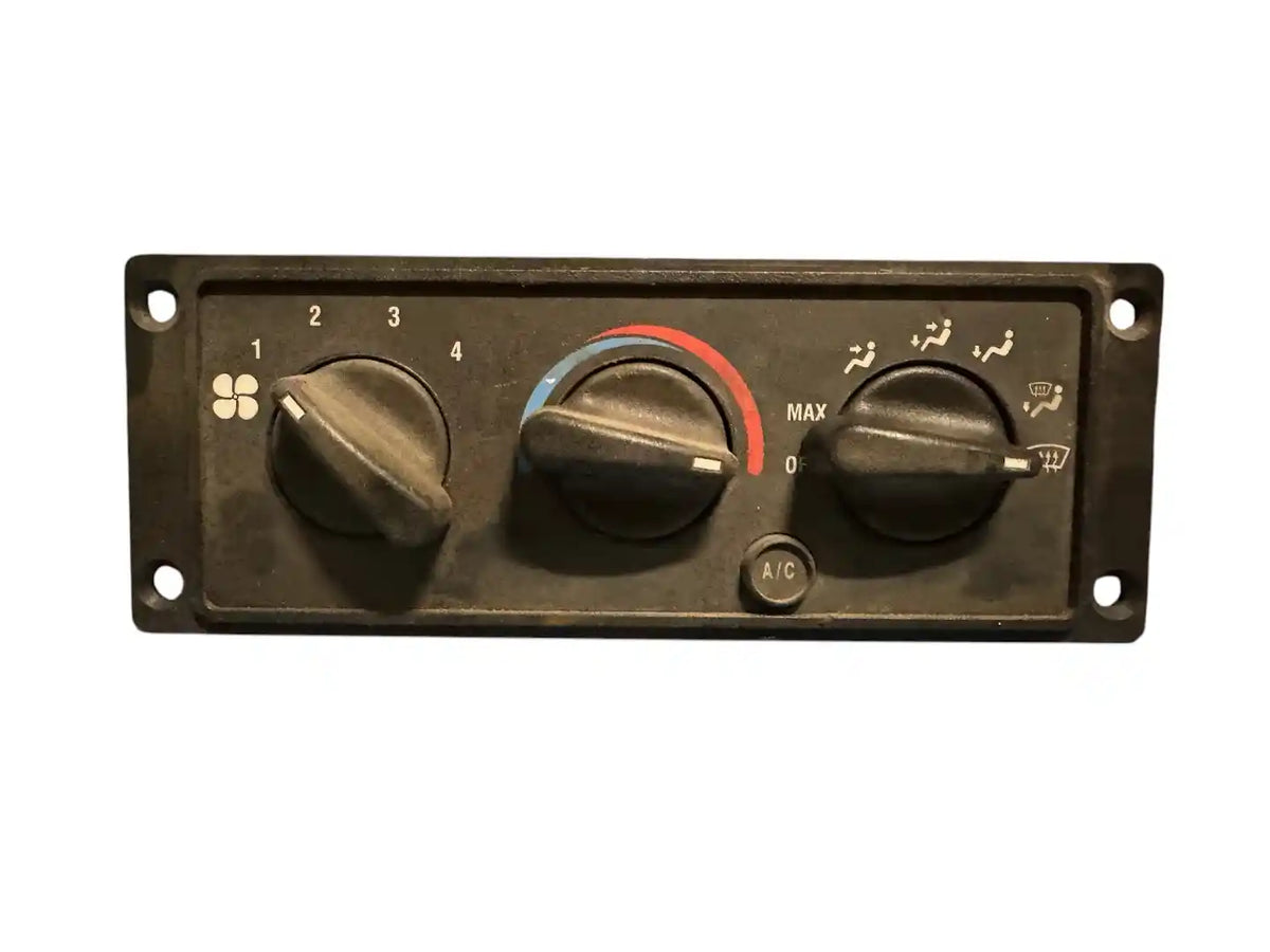 International 748029 heater / A/C control panel from 2007 International 9400, used