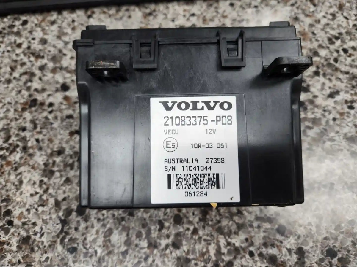 Volvo 21083375-P08 cab control module from 2012 Volvo VNL, used