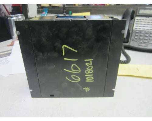 Volvo 16236599 audio amplifier from 2000 Volvo VNL, used - view 5 of 5