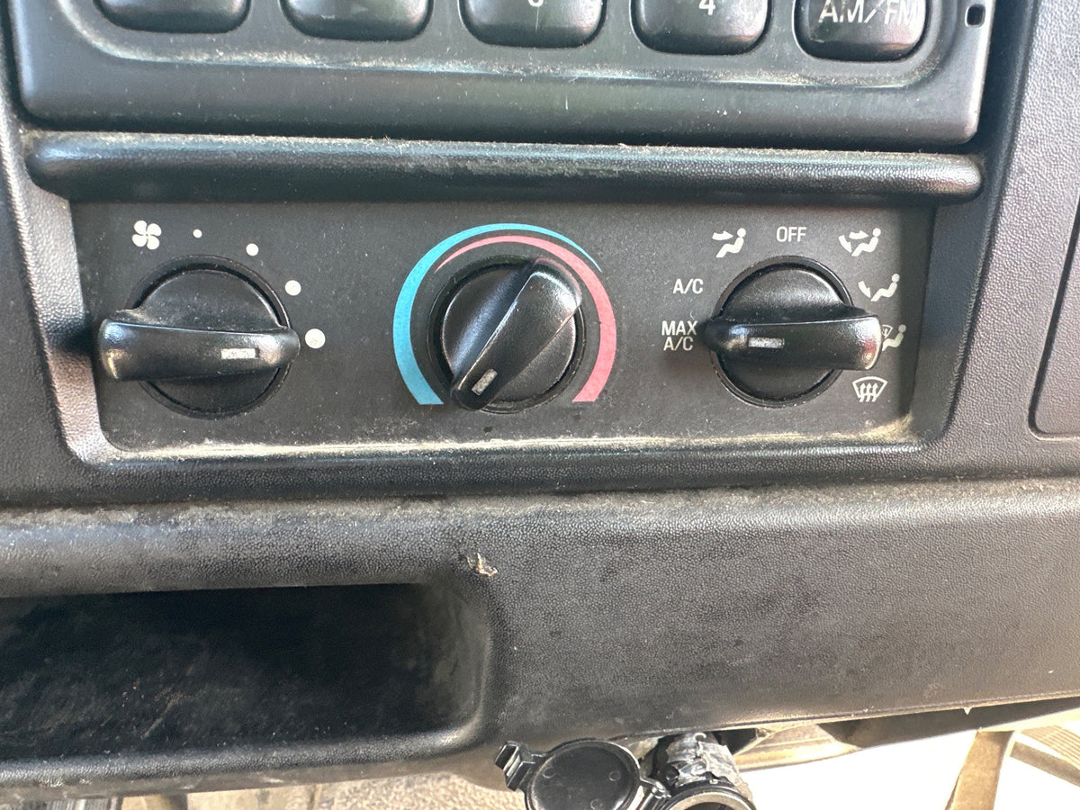 Ford F81H-19-F764-A heater / A/C temperature control from 2000 Ford F650, used - view 4 of 4