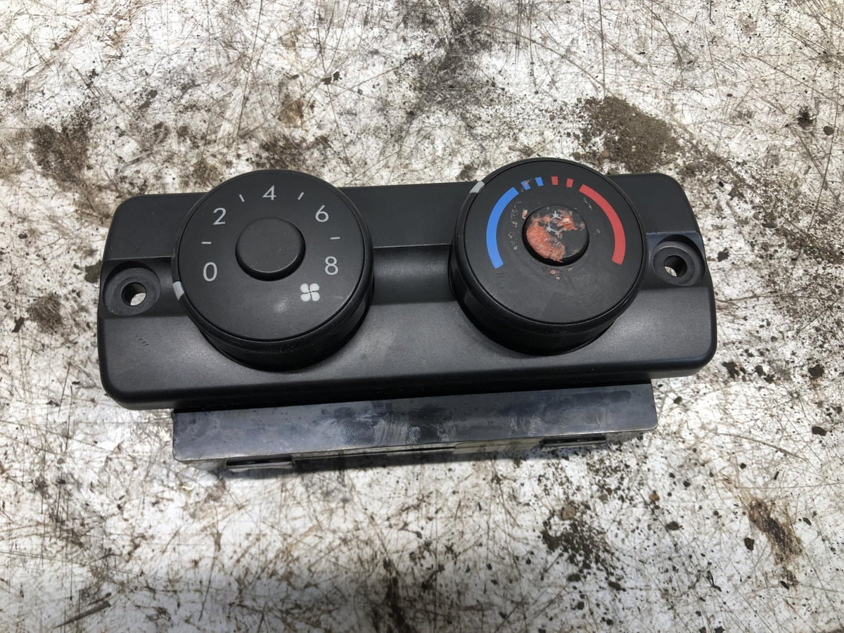 Freightliner 22-60669-002 heater / A/C temperature control from 2012 Freightliner Cascadia, used