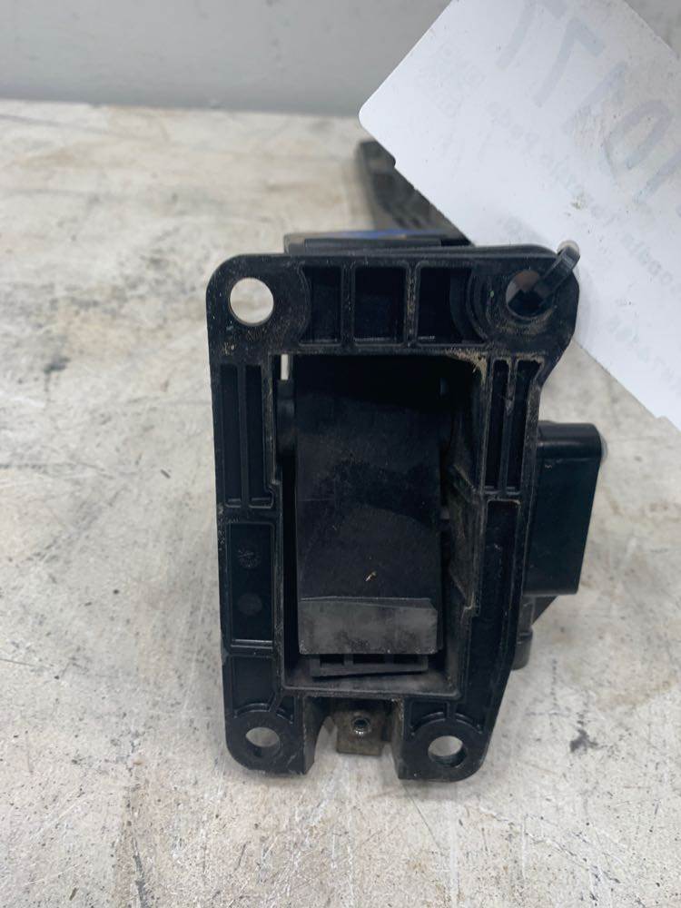 Freightliner A0133820000 throttle pedal assembly from 2015 Freightliner Cascadia, used - view 6 of 6