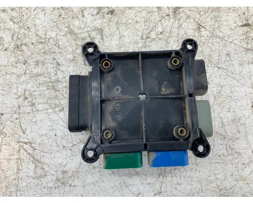 Freightliner A06-32708-000 fuse box / power distribution module from 2001 Freightliner, used - view 4 of 4