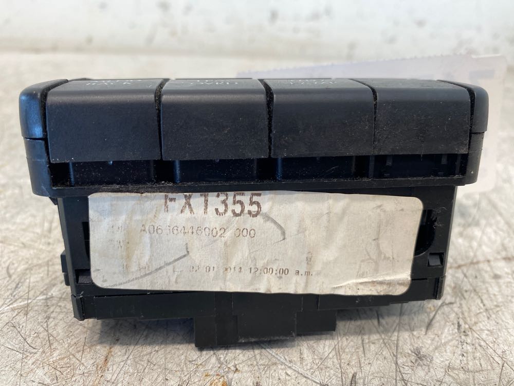 Freightliner A0666446002 switch panel from 2014 Freightliner Cascadia, used - view 4 of 4
