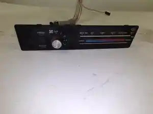 Freightliner A22-30529-001 HVAC heater control panel from 1999 Freightliner FLD120, used