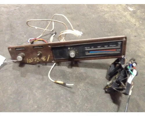Freightliner A22-36278-000 heater control panel from 1998 Freightliner, used