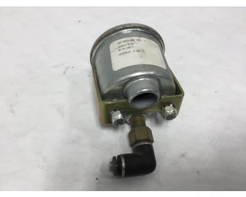 Freightliner A22-39576-000 vacuum gauge from 2008 Freightliner C120 Century, used - view 2 of 2