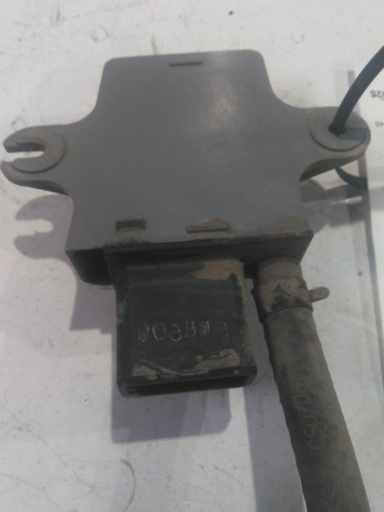 International 1807249C1 intake pressure sensor from 1998 International, used - view 2 of 2