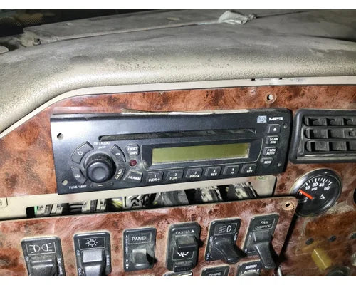 International 3624340C2 CD player radio from 2007 International 9400, used - view 5 of 5