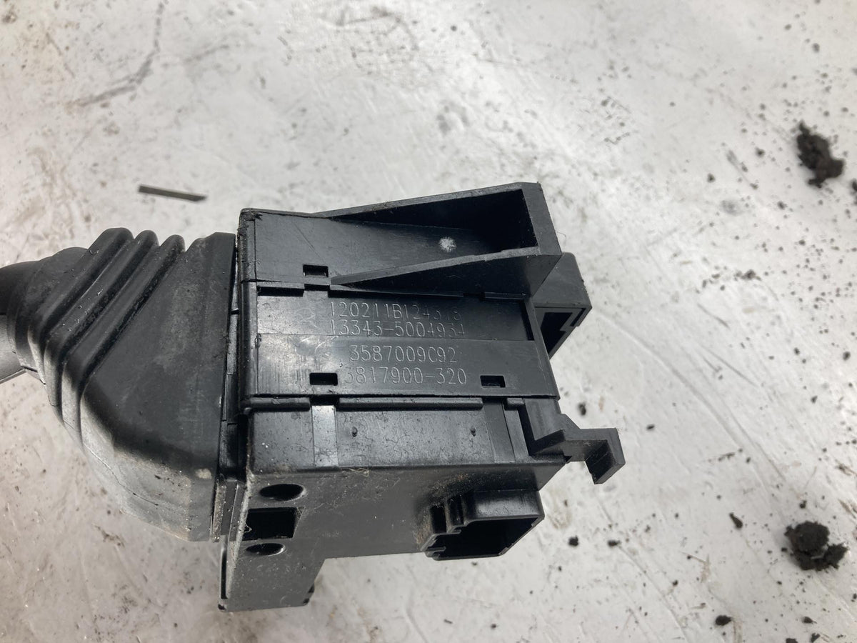 International 3817900-320 turn signal / column switch from 2013 International Durastar (4300), used - view 3 of 3
