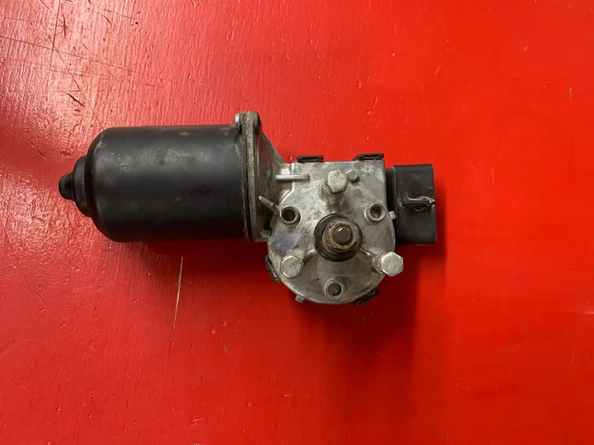International 577.55999 windshield wiper motor from 2015 International ProStar, used