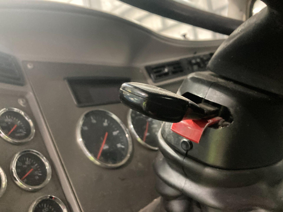 Kenworth 190411A turn signal / column switch from 2014 Kenworth T370, used - view 3 of 3