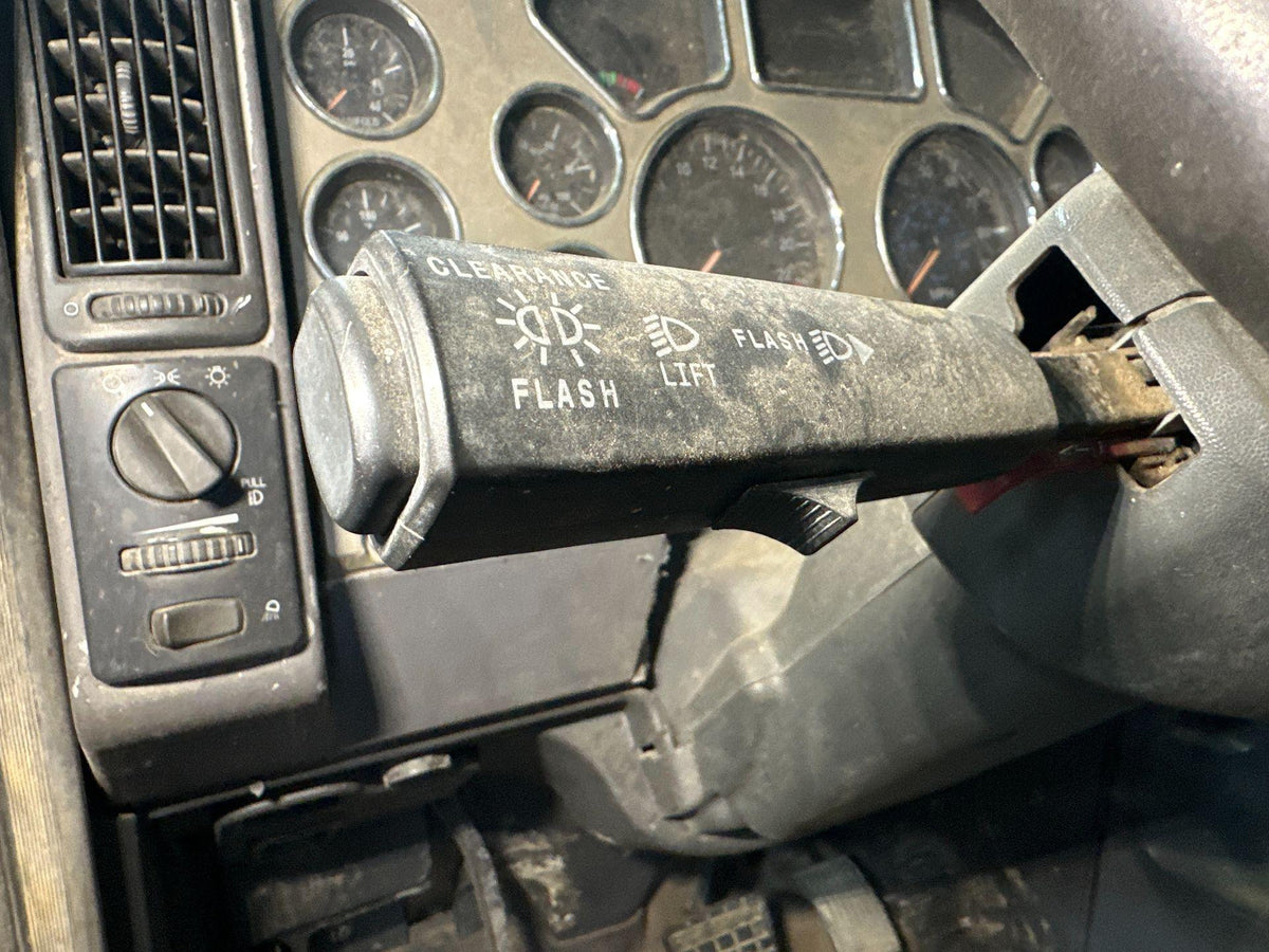 Mack 82406821 turn signal / column switch from 2009 Mack CHU, used - view 4 of 4