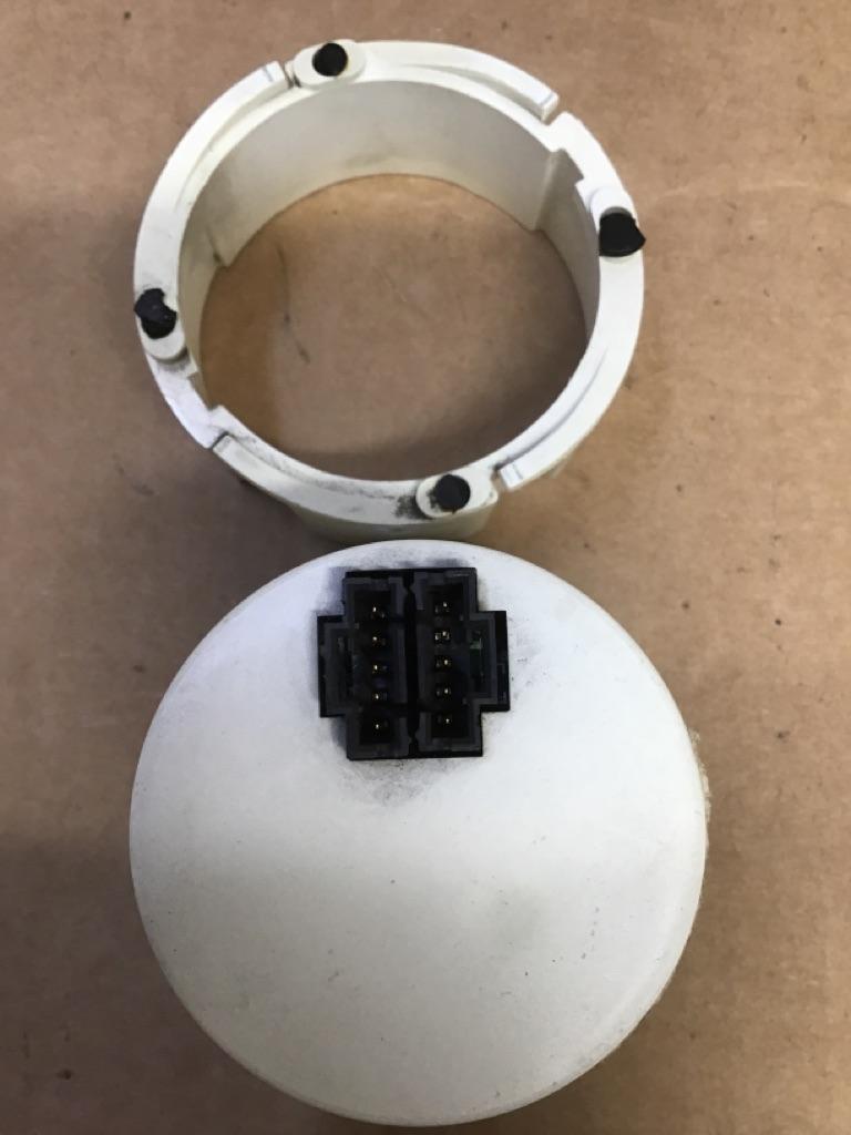 Peterbilt 17-05065-016E air filter restriction gauge (silver trim, 2 in.) from 2004 Peterbilt 387, used - view 3 of 3