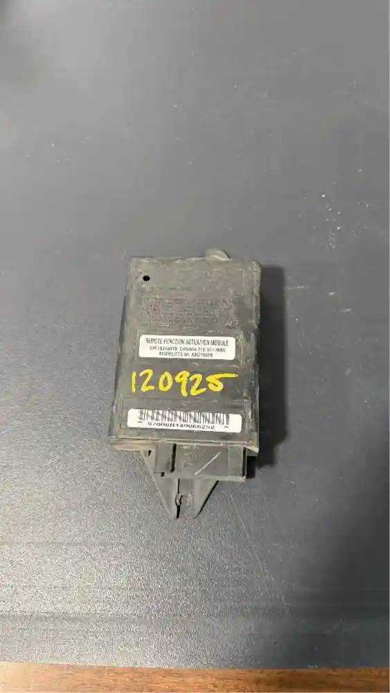 Peterbilt AB01502R keyless entry control module from 2007 Peterbilt 379, used