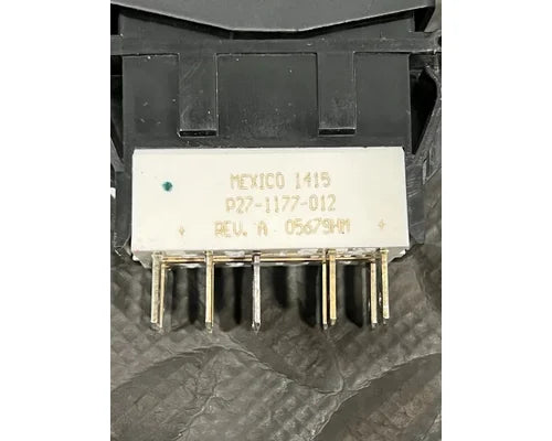 Peterbilt P27-1177-012 DPF regen switch from 2015 Peterbilt 579, used - view 5 of 5