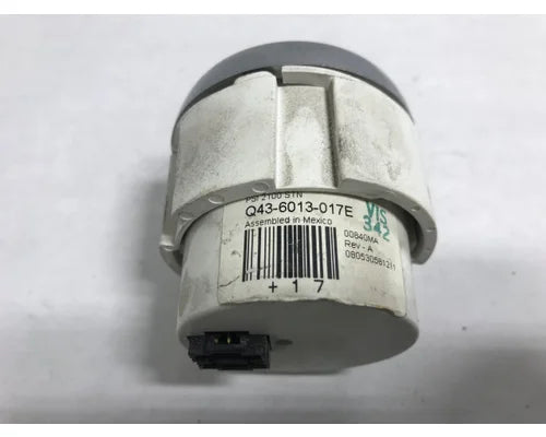 Peterbilt Q43-6013-017E load pressure gauge from 2009 Peterbilt 387, used - view 2 of 2
