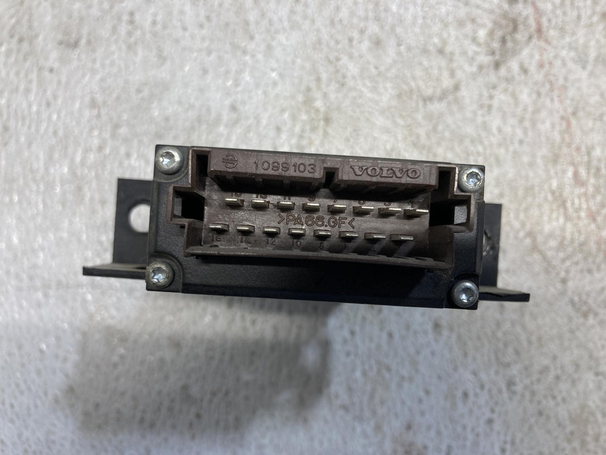 Volvo 3944427-1 wiper control module from 2013 Volvo VNL, used - view 3 of 3