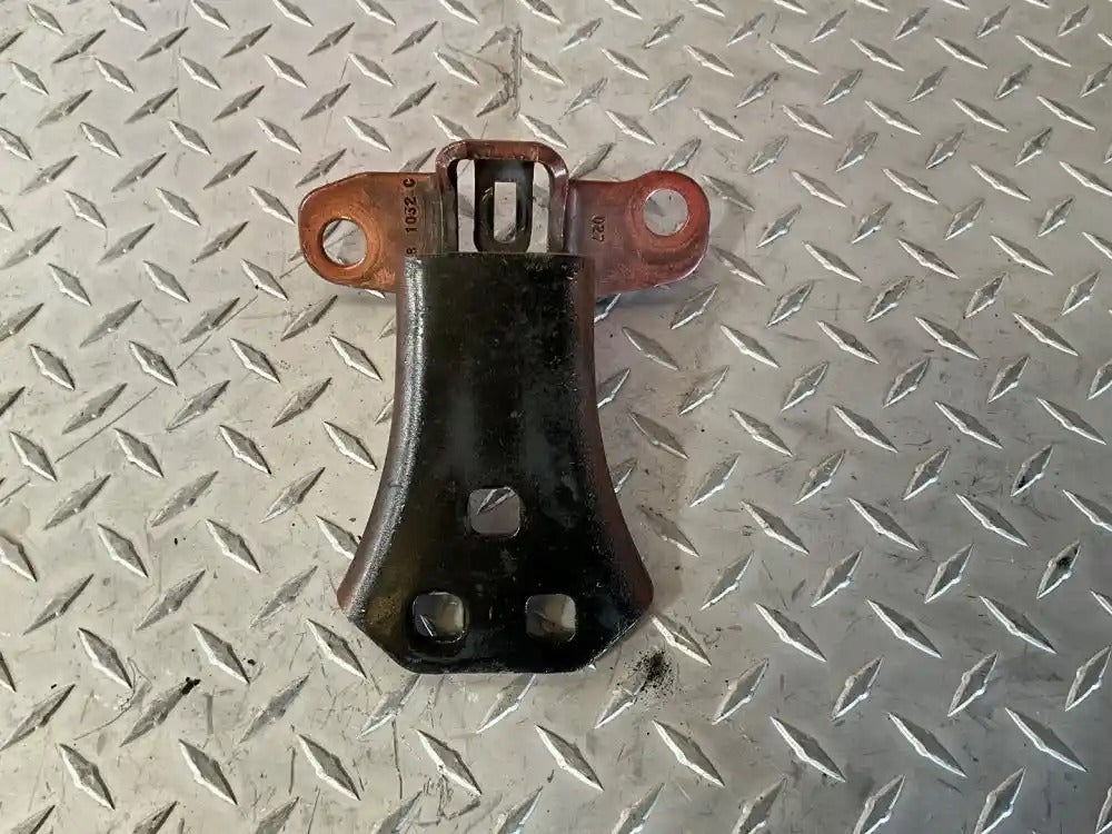 Kenworth T680 Door Hinge
