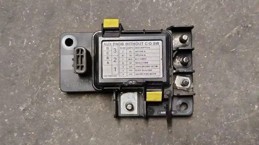 Freightliner A06-73962-005 Fuse Box / Power Distribution Panel