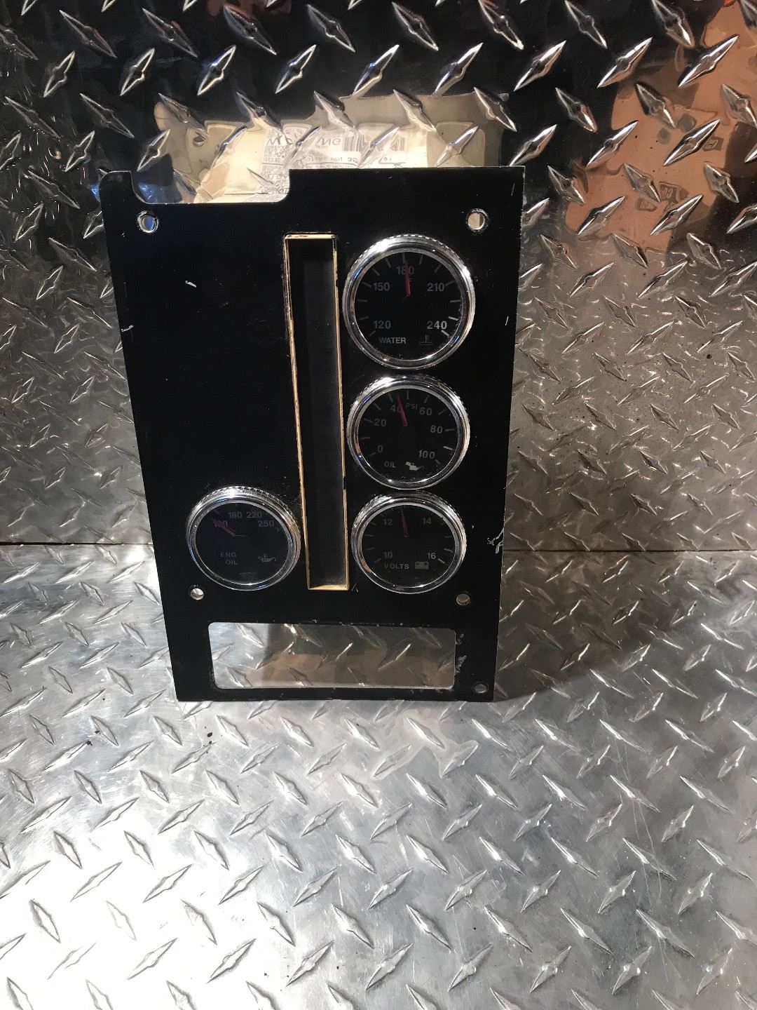 International 3560179C91 instrument cluster from 2002 International 9100I, used