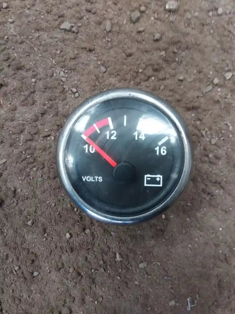 Western Star 87340S3412 voltmeter gauge from 2005 Western Star 4900, used