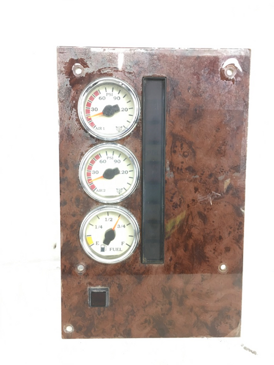 International 3592537C91 instrument cluster from 2006 International 9200I, used