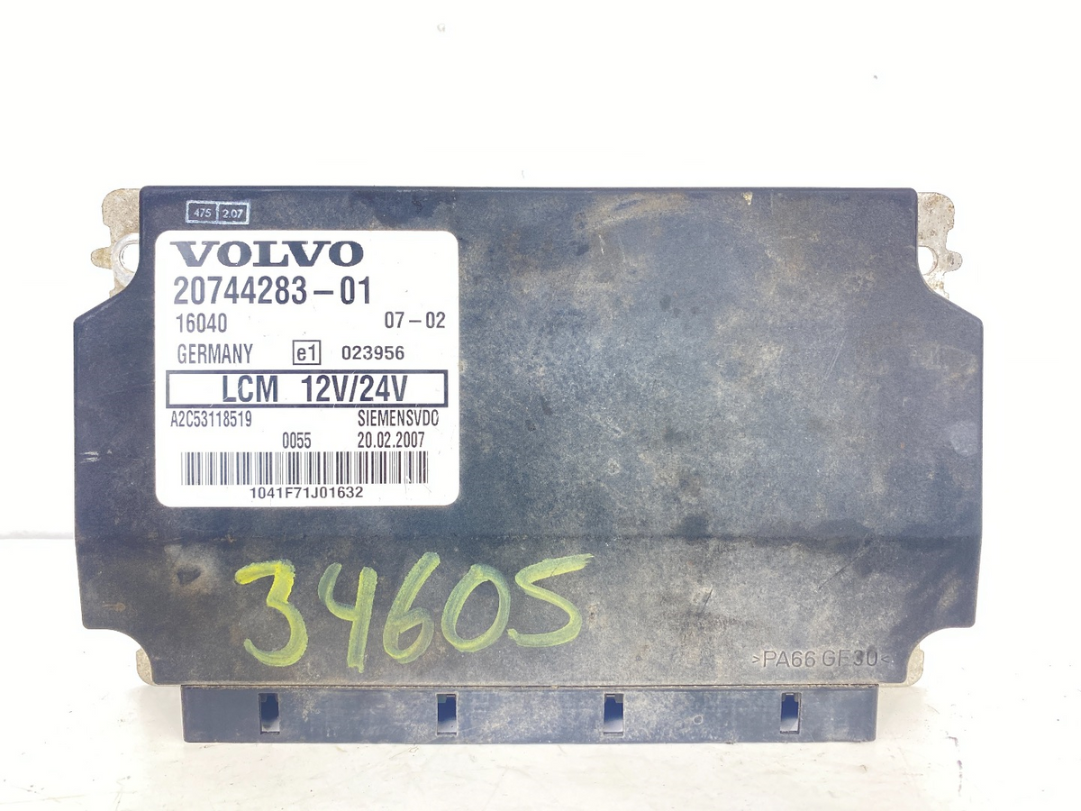 Volvo 20744383-01 dash control module from 2008 Volvo VNL, used