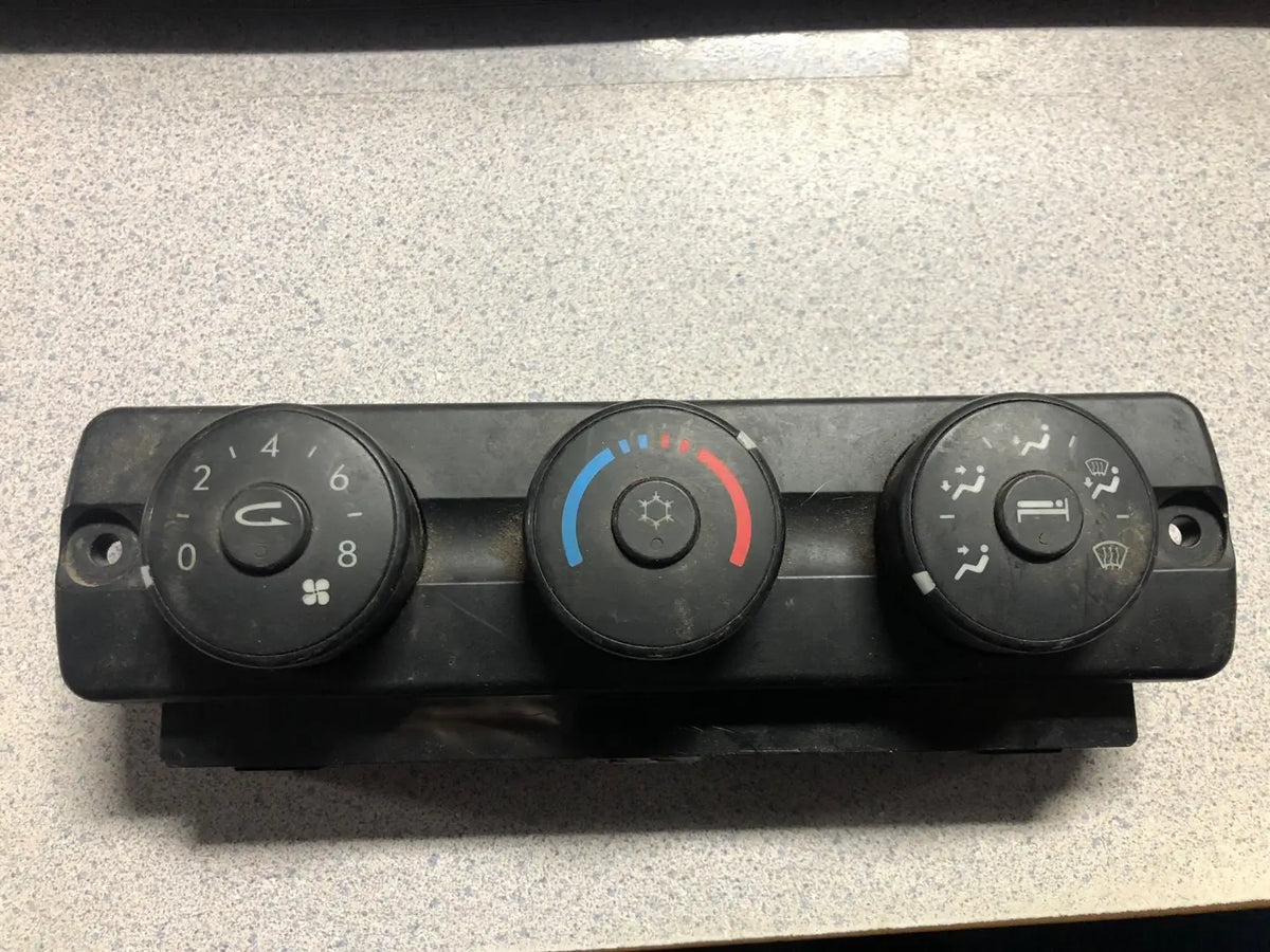 Freightliner A22-60645-003 heater control panel from 2009 Freightliner Cascadia 125, used