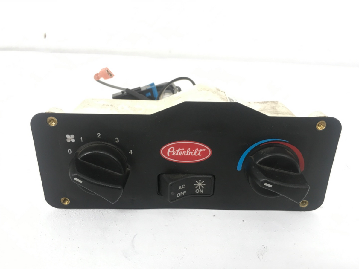 Peterbilt 29-03228 heater / A/C control panel from 2014 Peterbilt 320, used