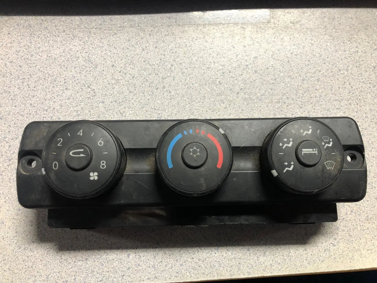 Freightliner A22-60641-501 heater control panel from 2015 Freightliner Cascadia 125, used