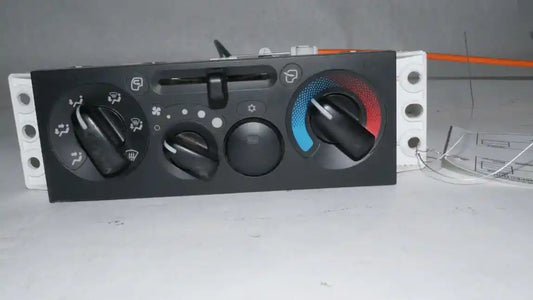 Isuzu ISUZU 8983915251 Heater & A/C Control Panel