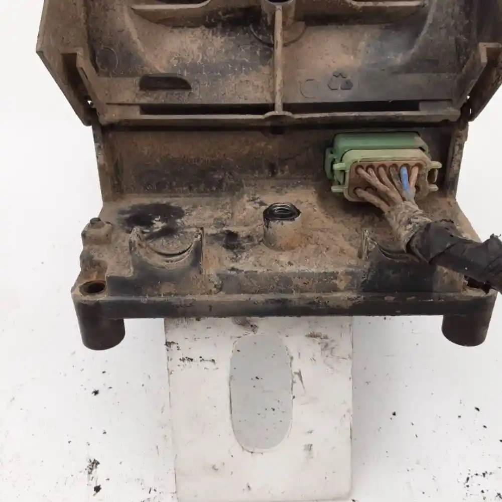 Freightliner 4008640080 ABS control module from 2012 Freightliner Coronado SD122, used - view 2 of 4