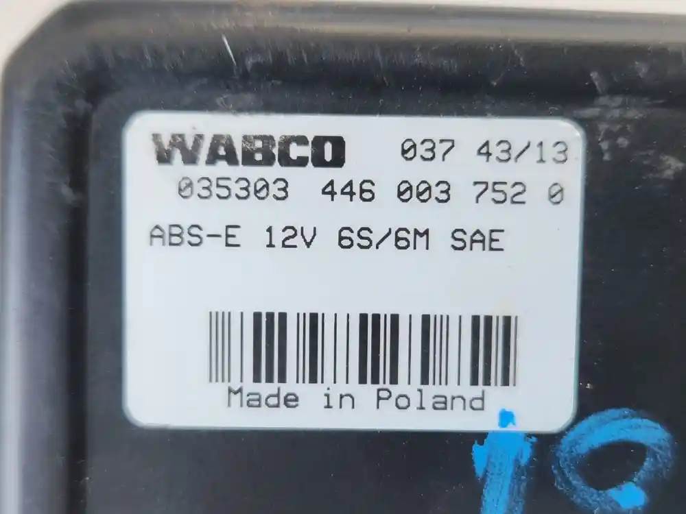 Freightliner 446-003-752-0 ABS control module from 2014 Freightliner Cascadia 125, used - view 3 of 4