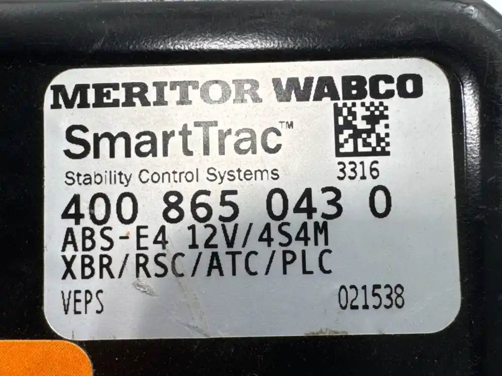 Freightliner 446-003-775-0 ABS control module from 2014 Freightliner Cascadia 125, used - view 2 of 3