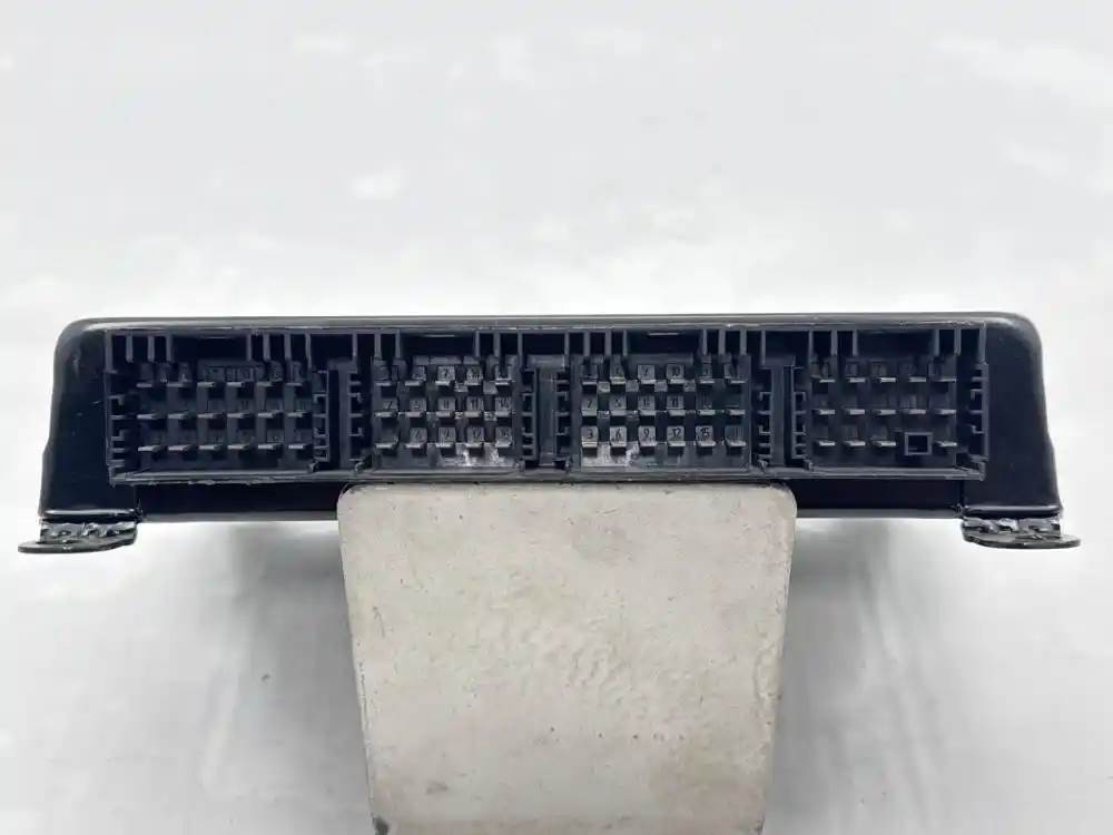 Freightliner 446-003-775-0 ABS control module from 2014 Freightliner Cascadia 125, used - view 3 of 3