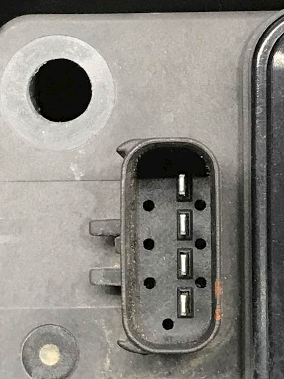 Freightliner A06-75148-012 body control module & fuse block from 2015 Freightliner Cascadia 125, used - view 3 of 6