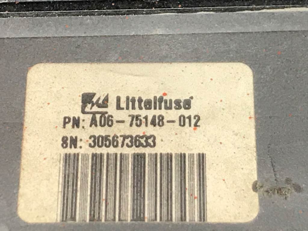 Freightliner A06-75148-012 body control module & fuse block from 2015 Freightliner Cascadia 125, used - view 5 of 6