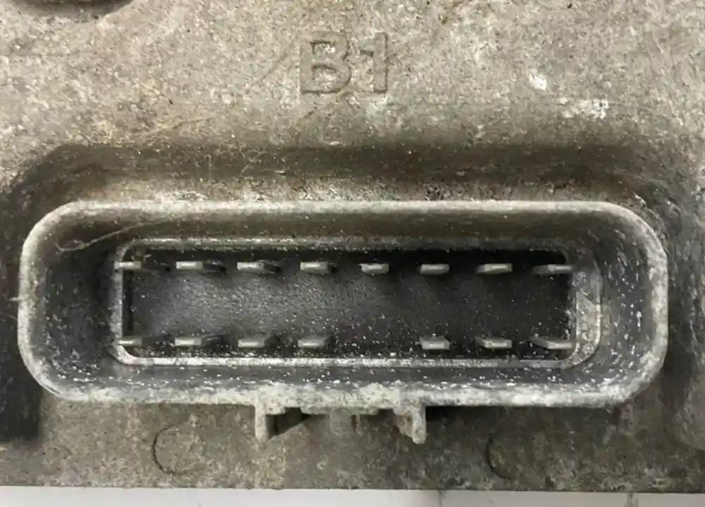 Freightliner 06-49824-004 bulkhead / cab control module (BHM) from 2009 Freightliner M2 106, used - view 3 of 5