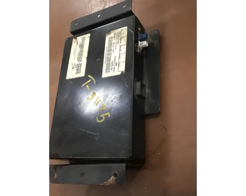 Freightliner 12212840 sirius satellite radio receiver from 2006 Freightliner Columbia, used - view 4 of 5