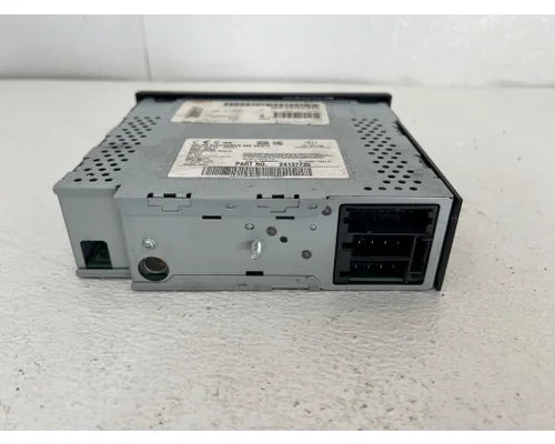 Mack 24137735 AM/FM/WB bluetooth USB radio from 2013 Mack CXU613, used - view 2 of 4