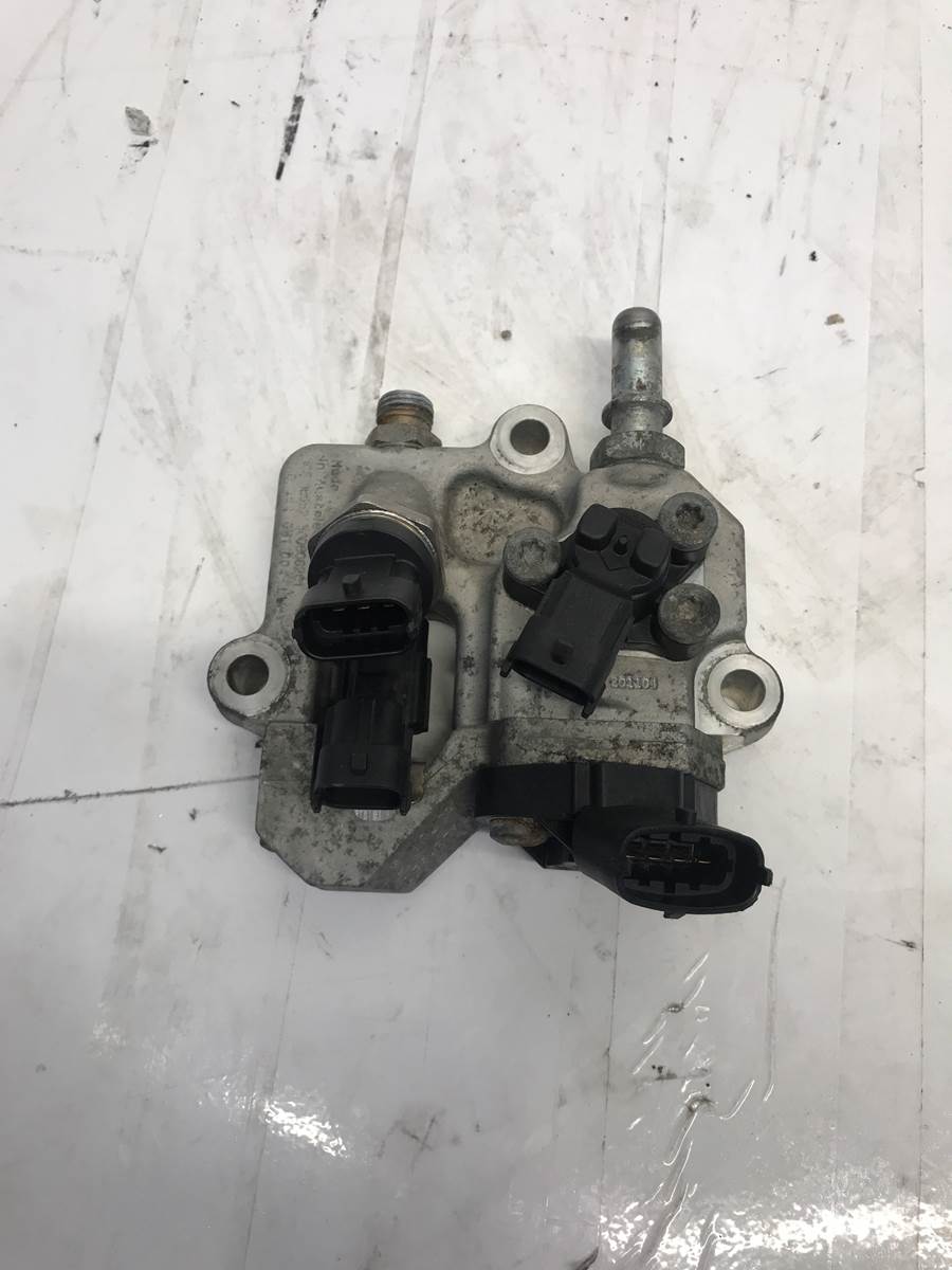 International 3006082C1 fuel pressure regulator from 2011 International, used