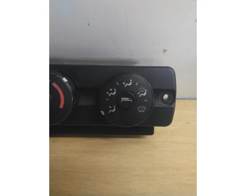 Used Freightliner A22-60645-501 HVAC temperature control panel, photo 2