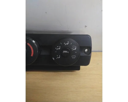 Used Freightliner A22-60645-501 HVAC temperature control panel, photo 2
