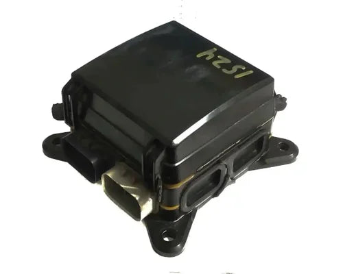 Freightliner A06-66807-001 trailer power distribution module from 2013 Freightliner Cascadia, used - view 4 of 8