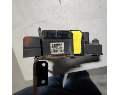 Freightliner A06-72138-001 power distribution fuse box from 2011 Freightliner M2 112, used - view 4 of 6