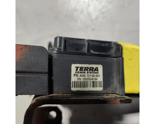 Freightliner A06-72138-001 power distribution fuse box from 2011 Freightliner M2 112, used - view 5 of 6