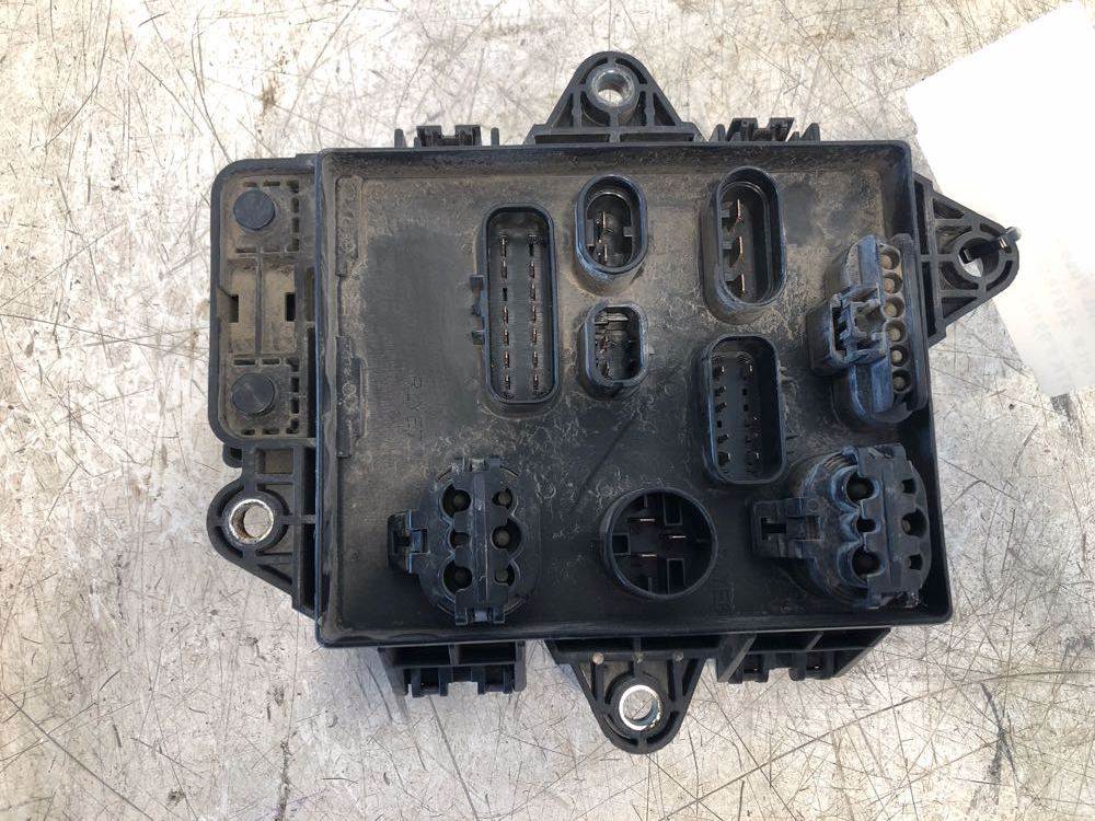 Volvo 216194872 fuse distribution box from 2015 Volvo VNL, used - view 2 of 2